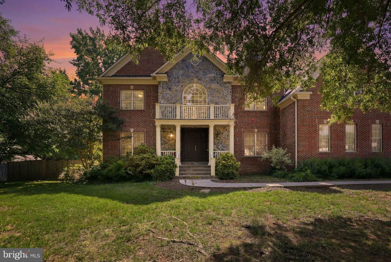 8813 Oak Leaf Drive - Photo 1
