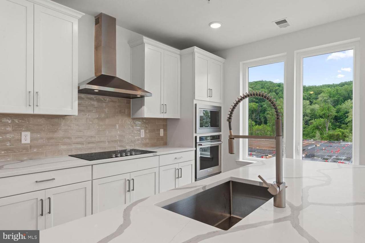 431 Washington Street - Photo 1