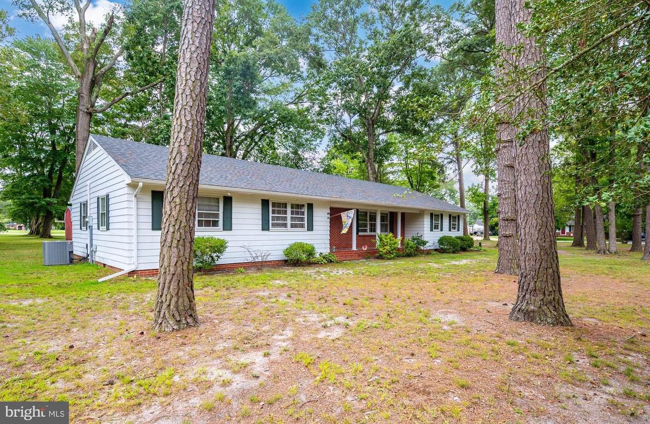 100 Barbara Avenue - Photo 1