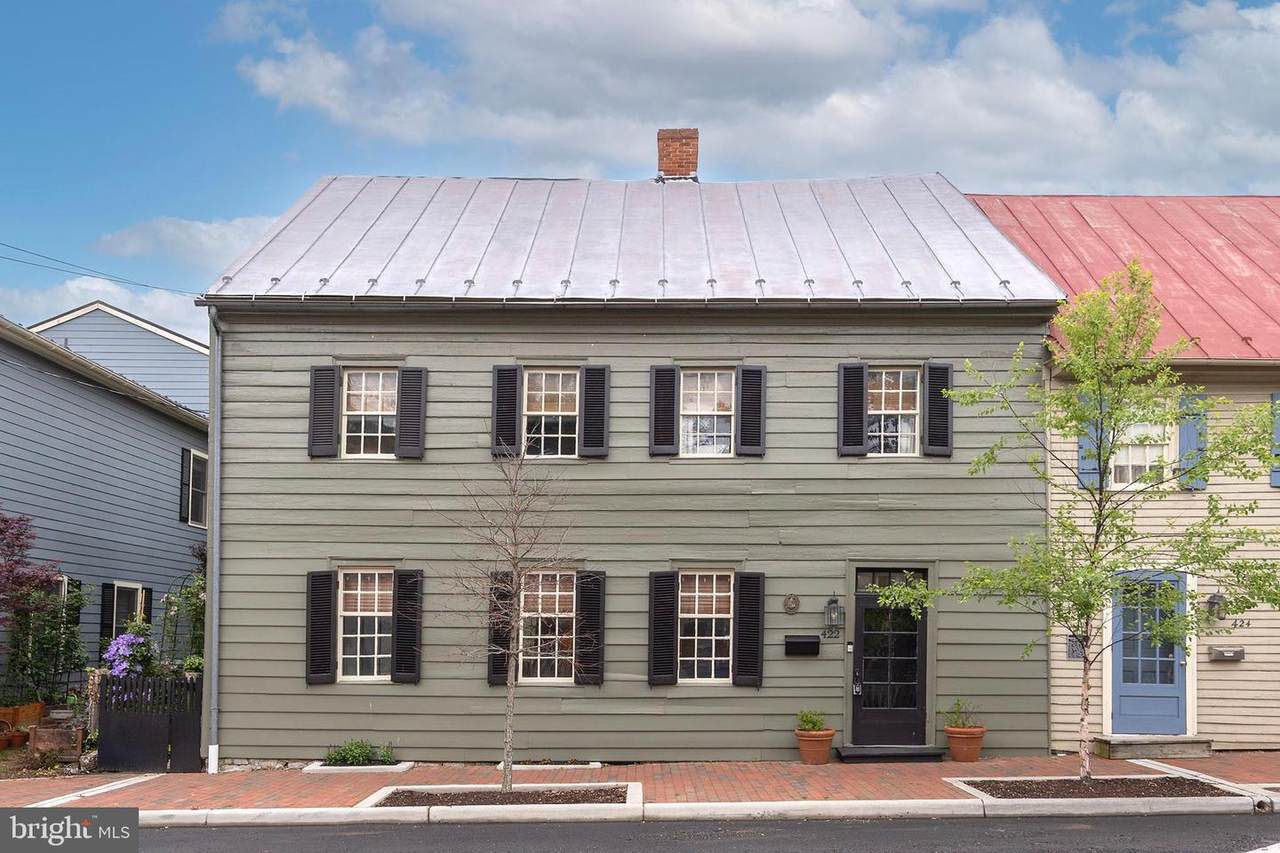 422 Loudoun Street - Photo 1