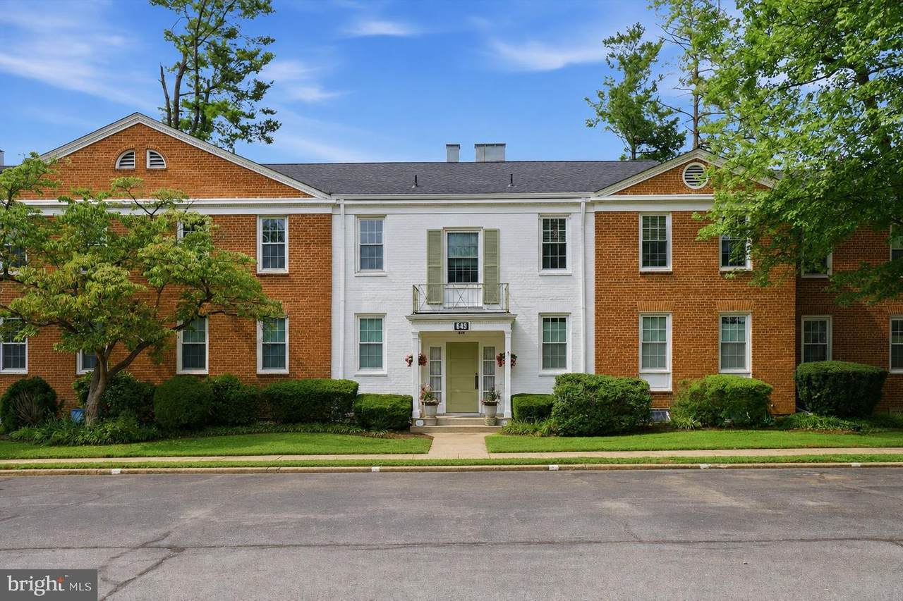 649 Azalea Drive - Photo 1