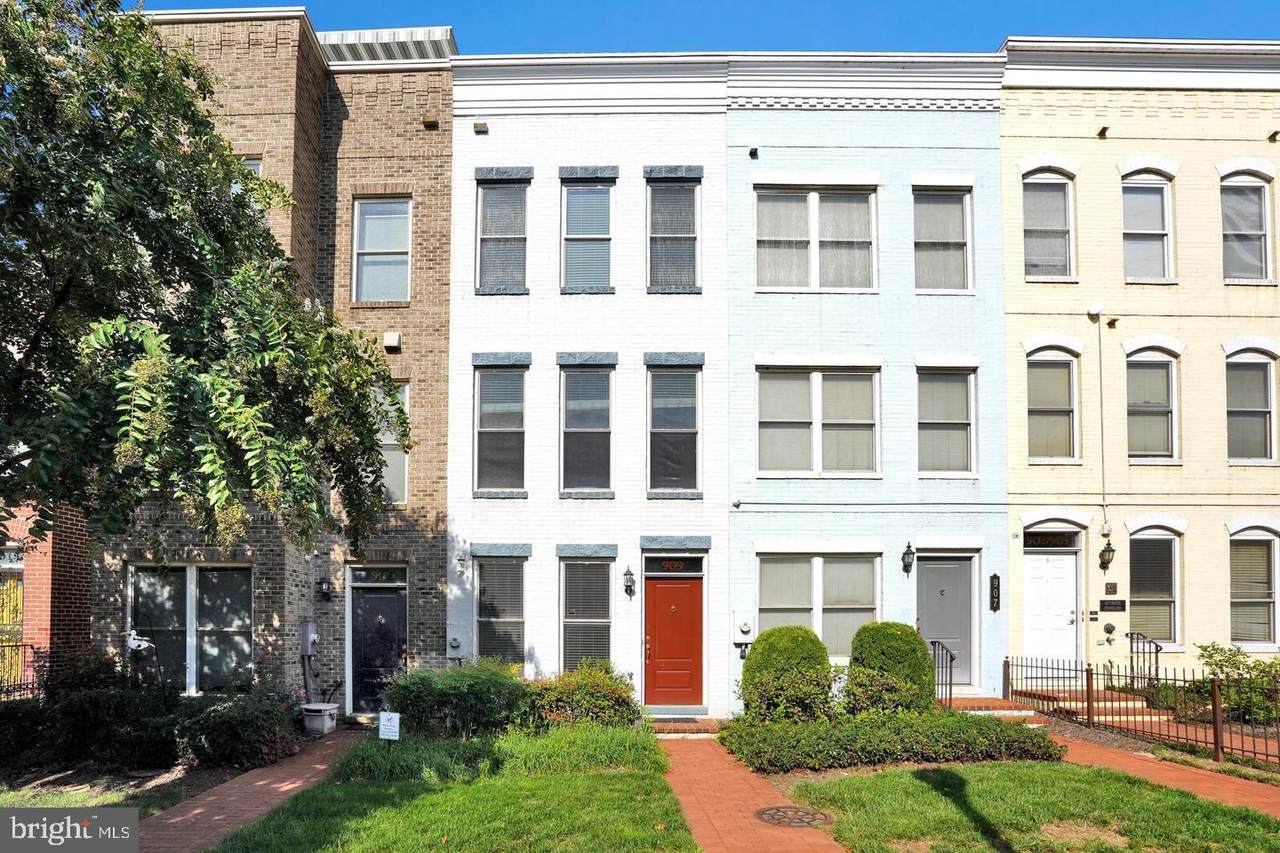 909 5TH Street - Photo 1