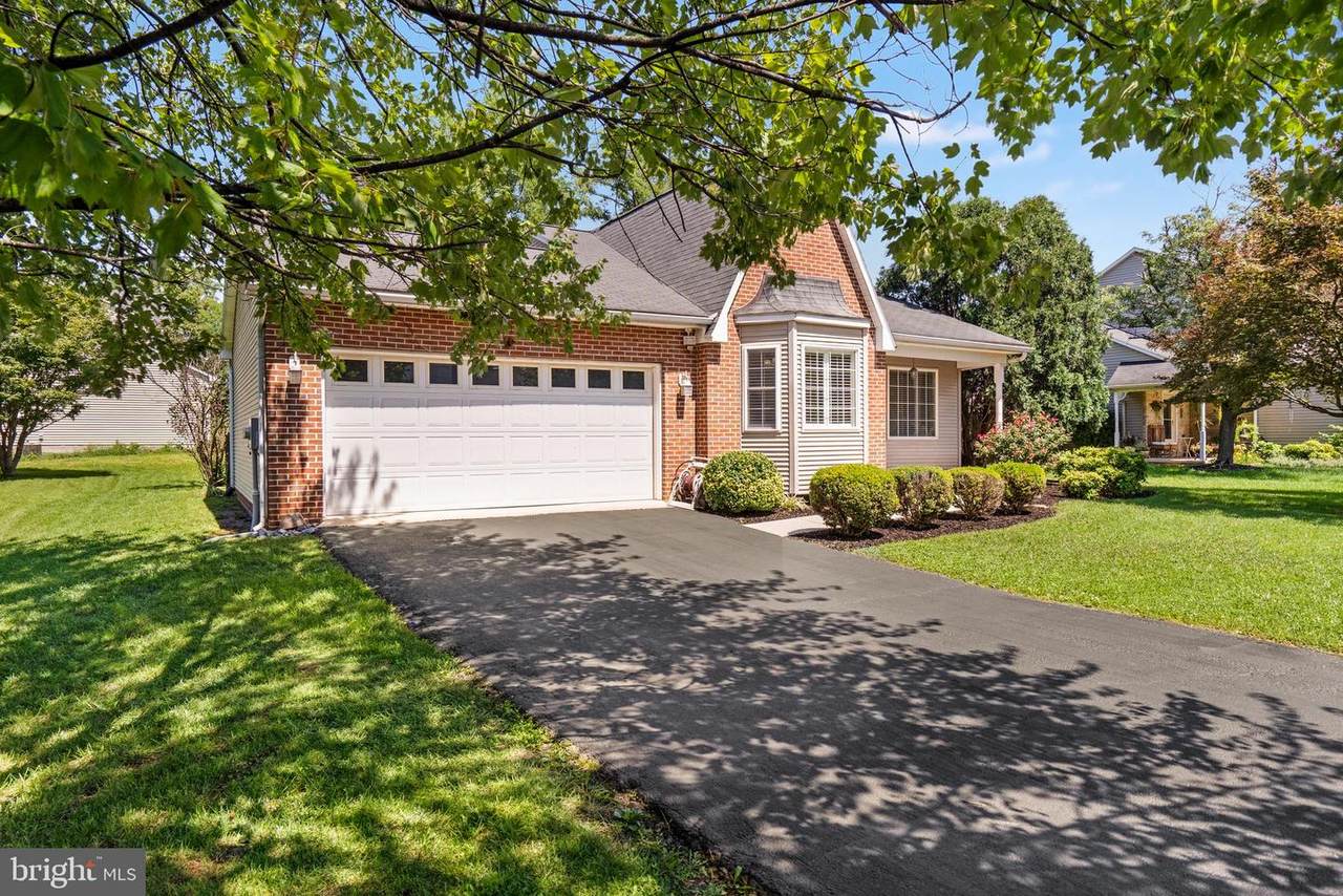 114 Gemstone Drive - Photo 1