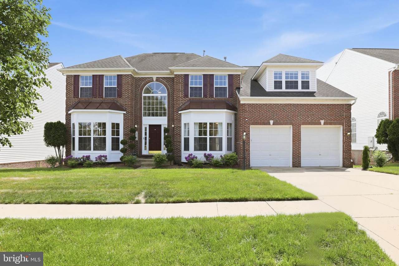 10105 Elgin Circle - Photo 1