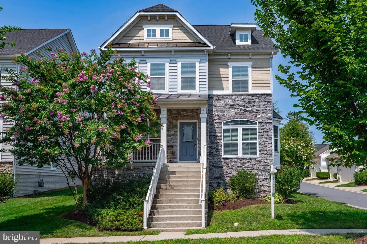 1423 Village Green Way - Photo 1