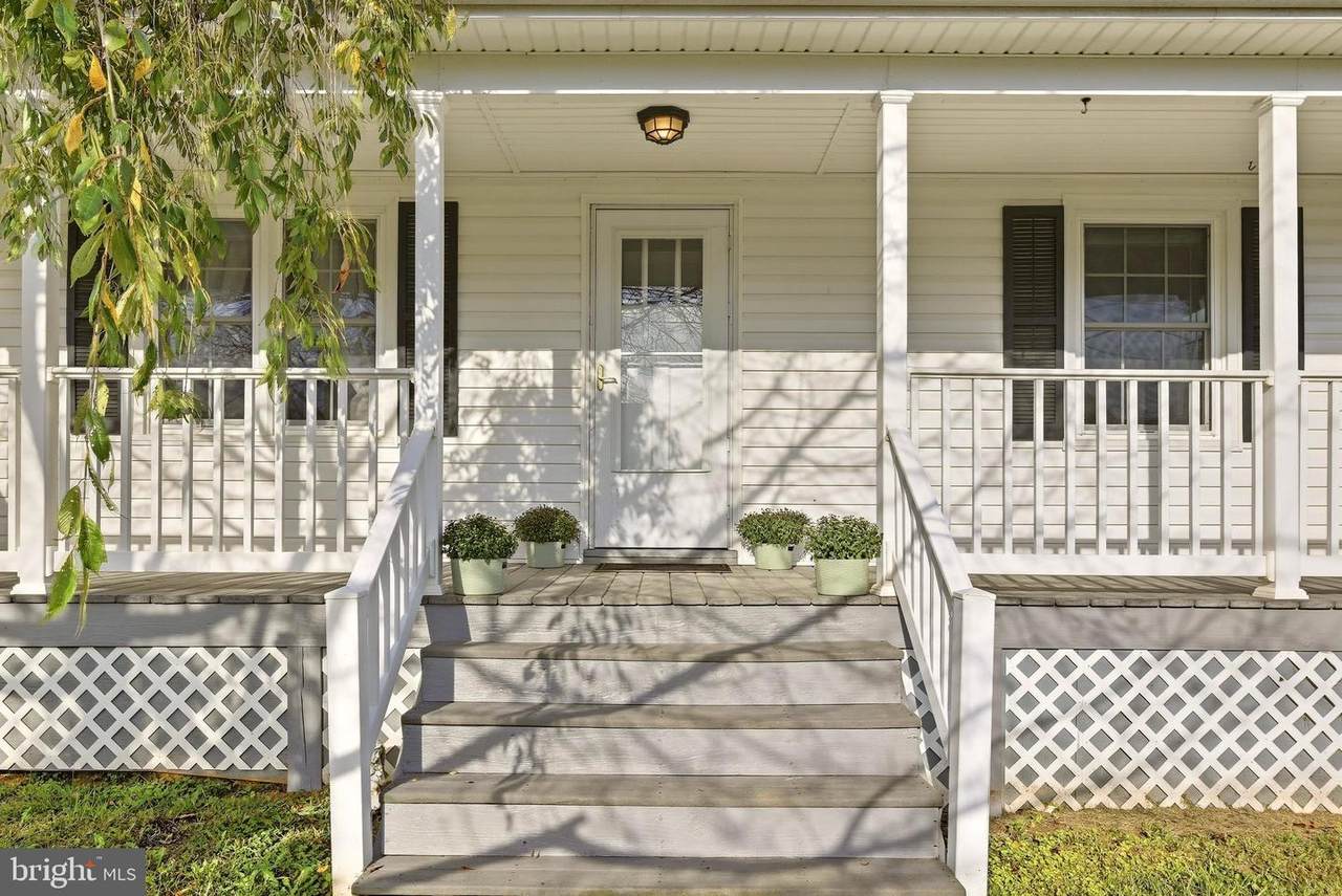 https://bt-photos.global.ssl.fastly.net/brightmls/1280_boomver_1_805282216498-2.jpg