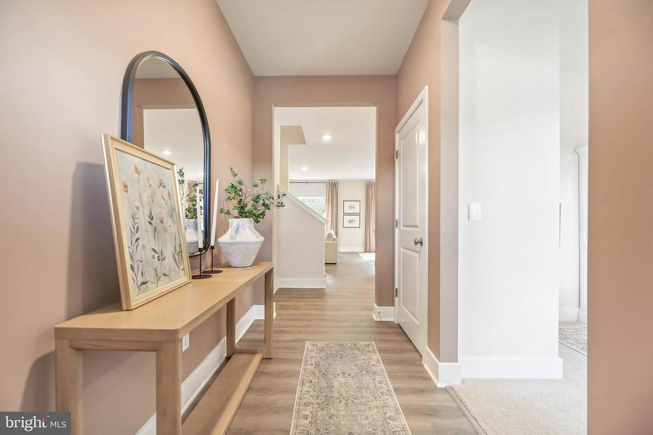 https://bt-photos.global.ssl.fastly.net/brightmls/1280_boomver_1_805283879162-2.jpg