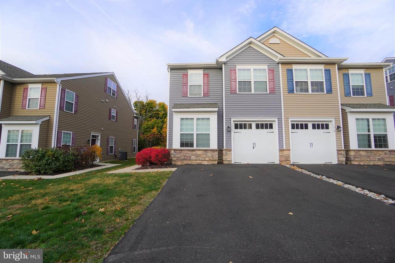1013 Chapman Circle - Photo 1