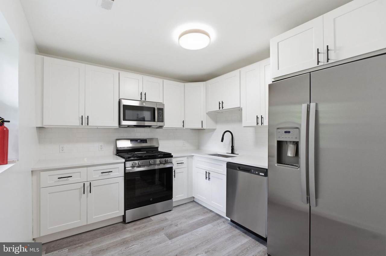 1419 Victory Avenue - Photo 1