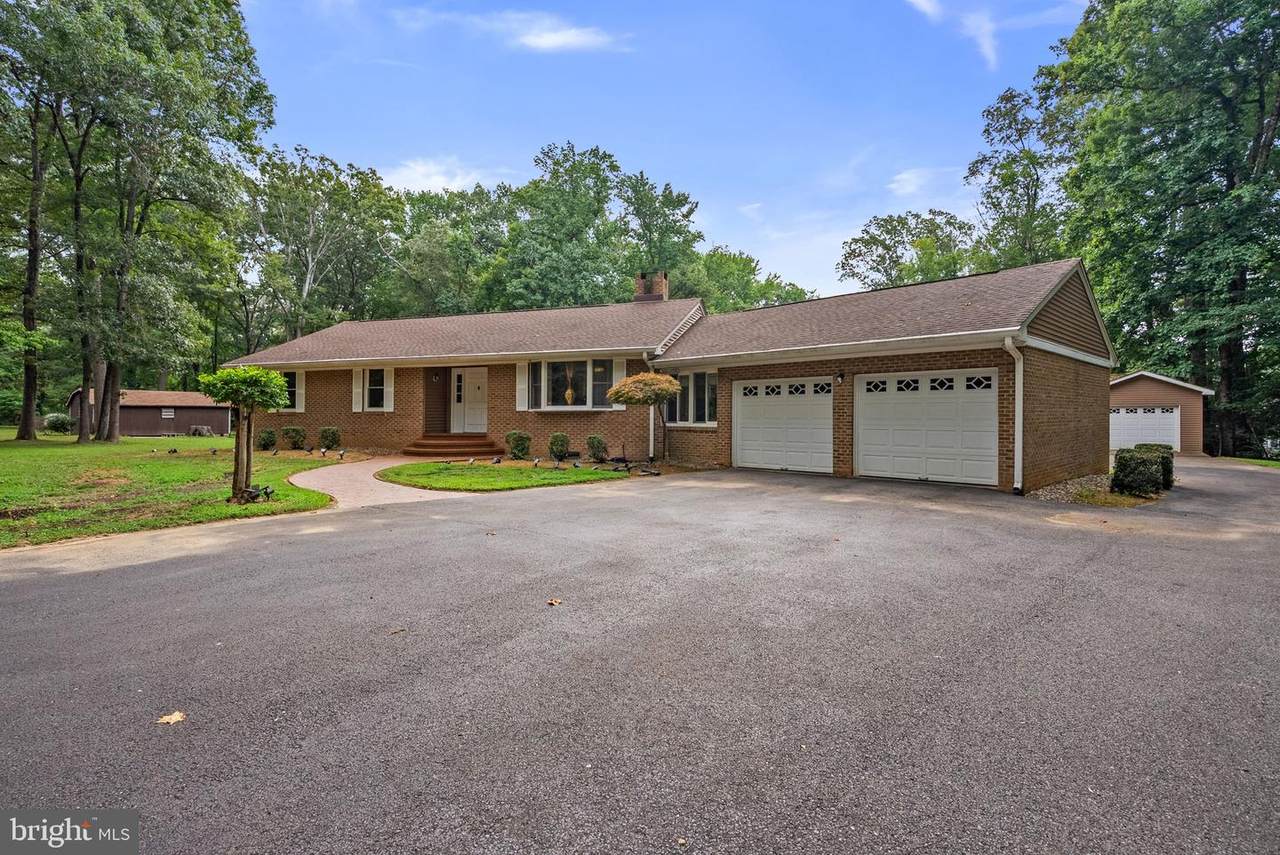 5425 Chapmans Landing Road - Photo 1