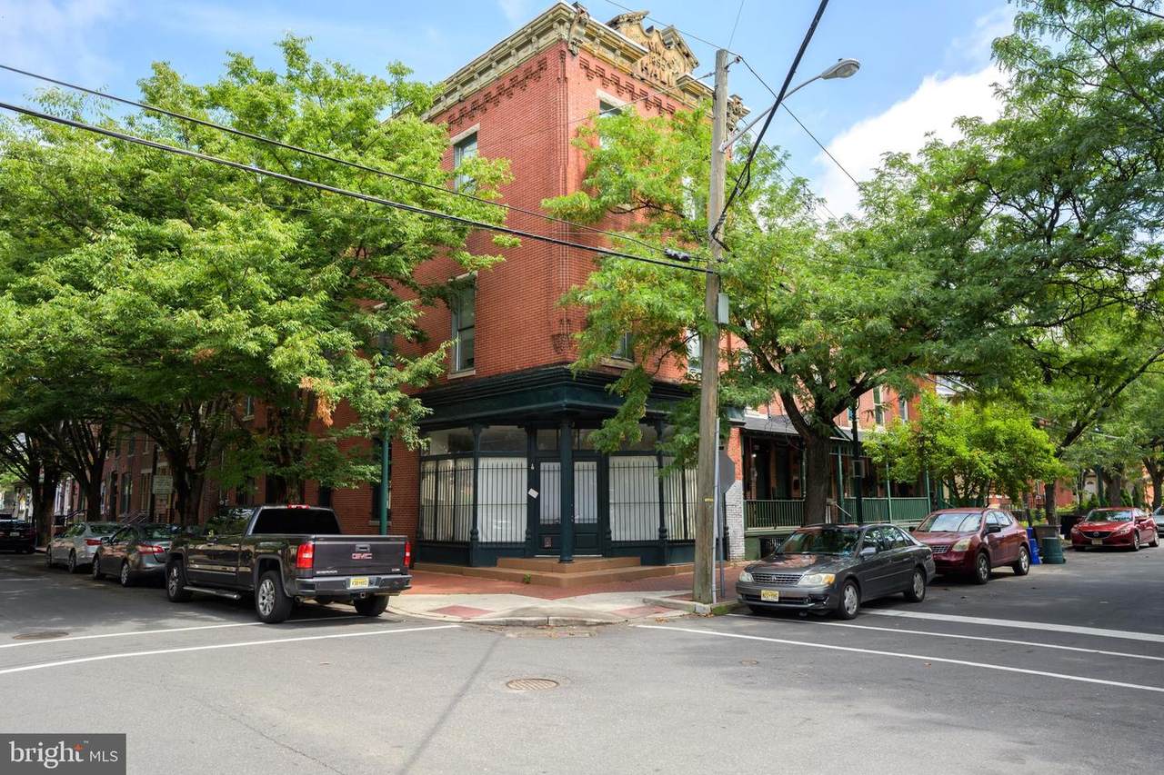 601 Berkley Street - Photo 1