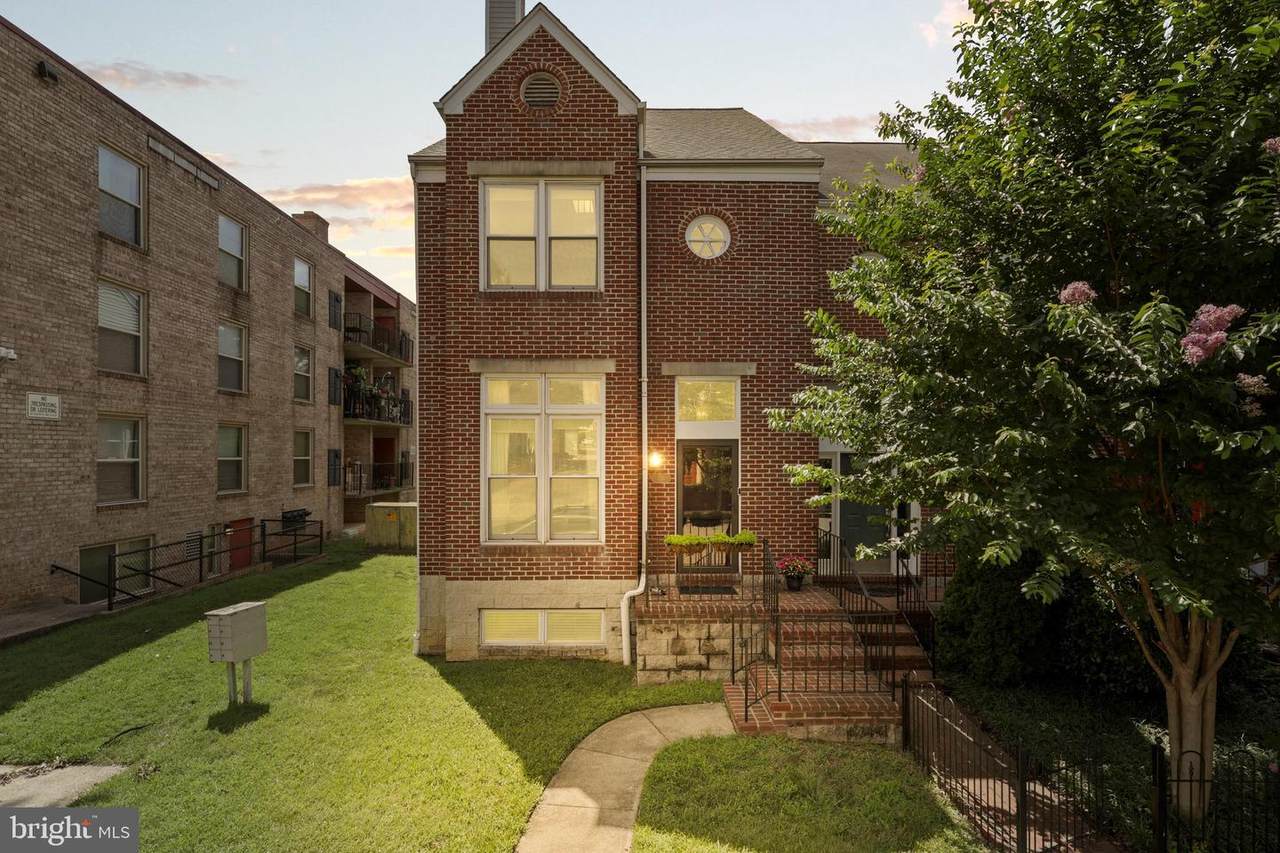 626 Payne Street - Photo 1