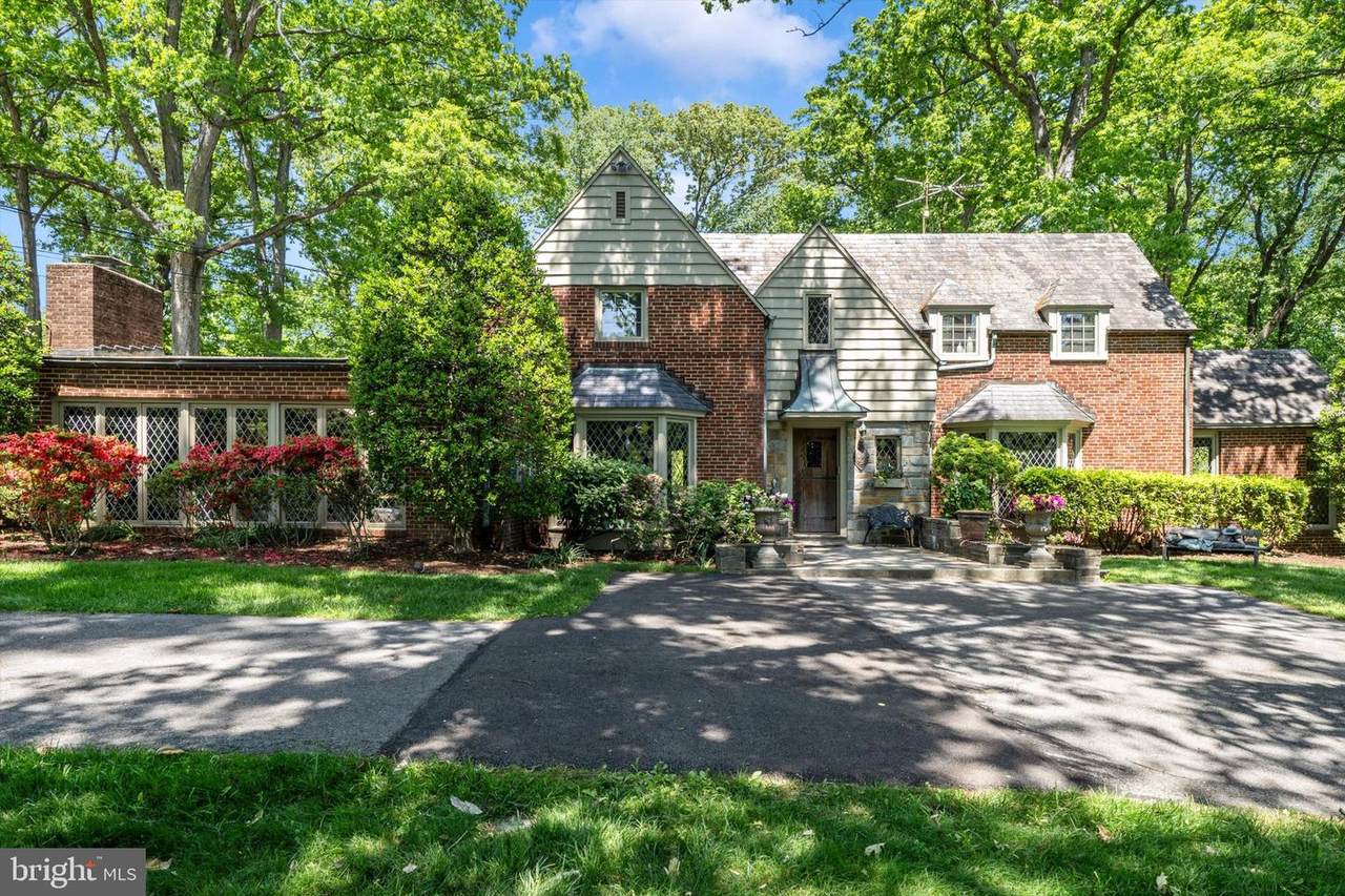 10601 Sweetbriar Parkway - Photo 1