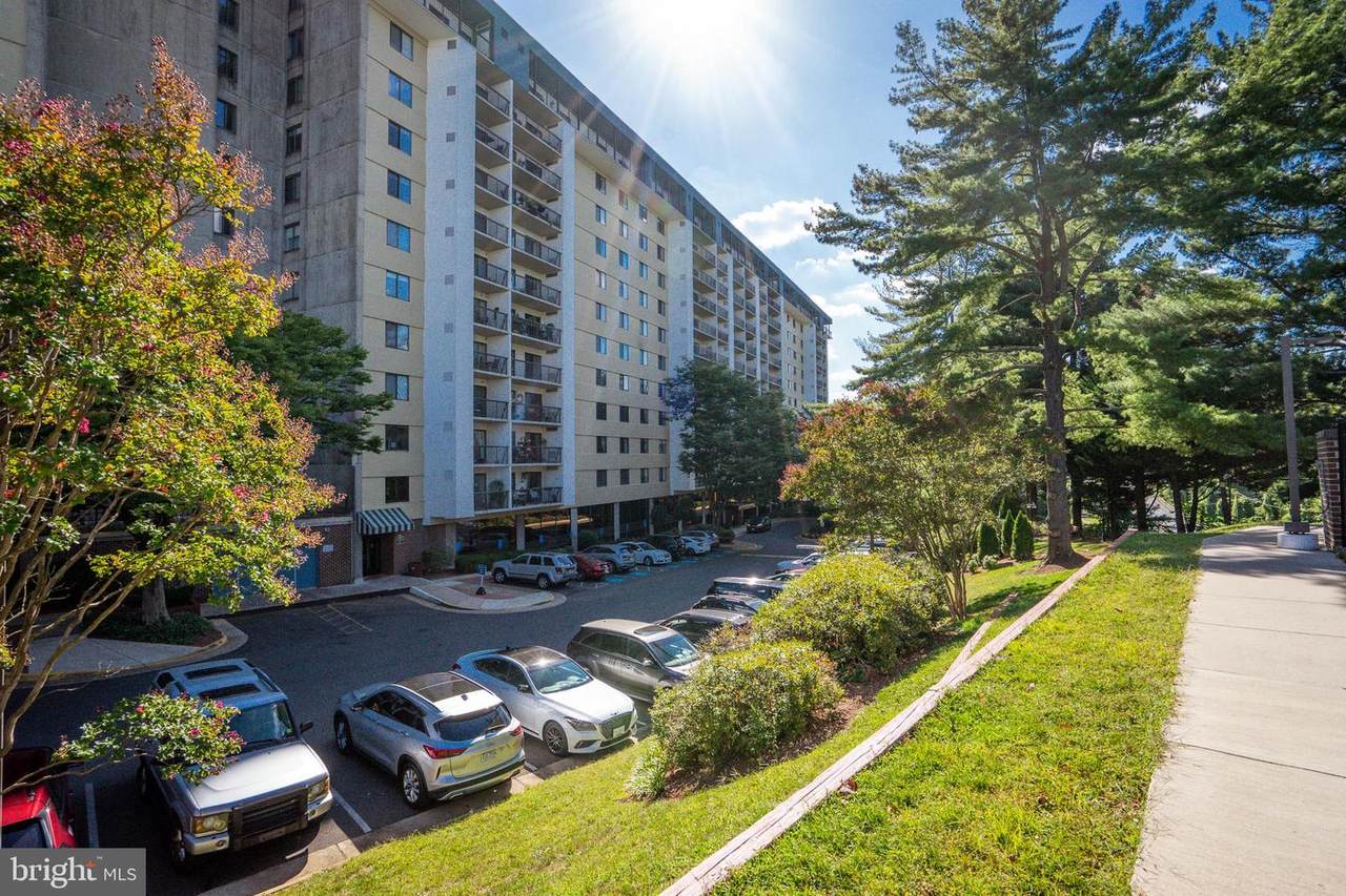 3800 Powell Lane - Photo 1