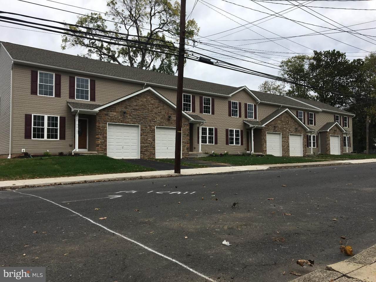 1015 Juniper Street - Photo 1