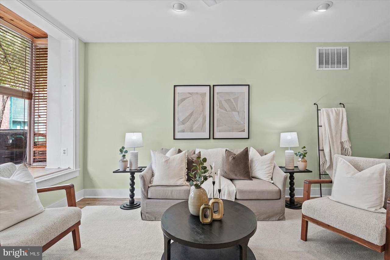 211 Penn Street - Photo 1