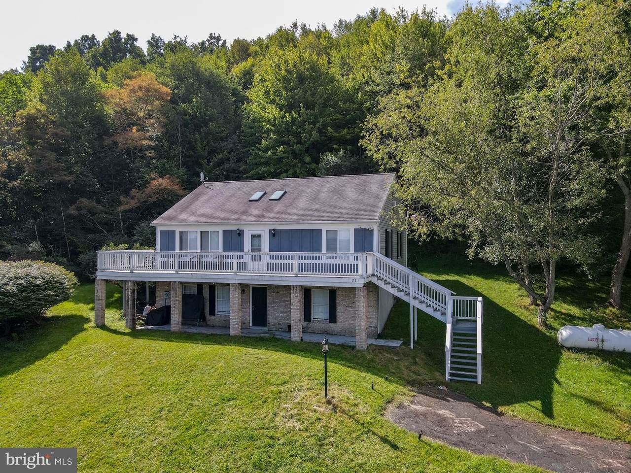 221 Settlers Pass - Photo 1