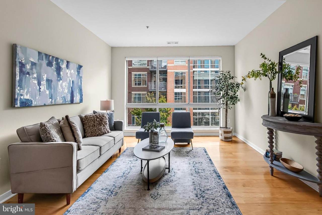 https://bt-photos.global.ssl.fastly.net/brightmls/1280_boomver_1_805288922218-2.jpg
