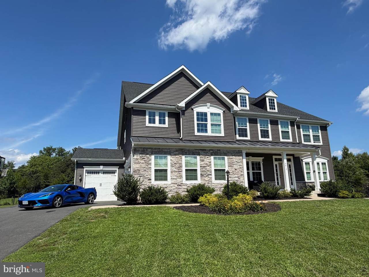 9812 Thoroughbred Road - Photo 1