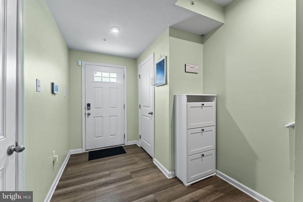 https://bt-photos.global.ssl.fastly.net/brightmls/1280_boomver_1_805289909192-2.jpg