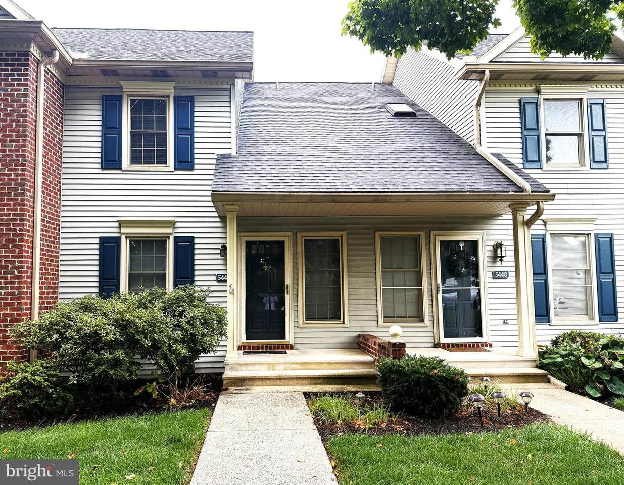 5446 Oxford Drive - Photo 1