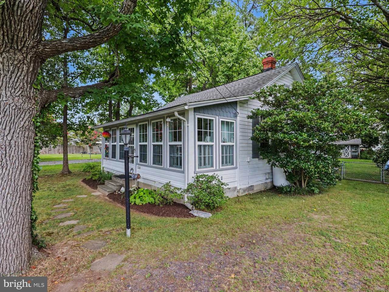 518 Lossing Avenue - Photo 1