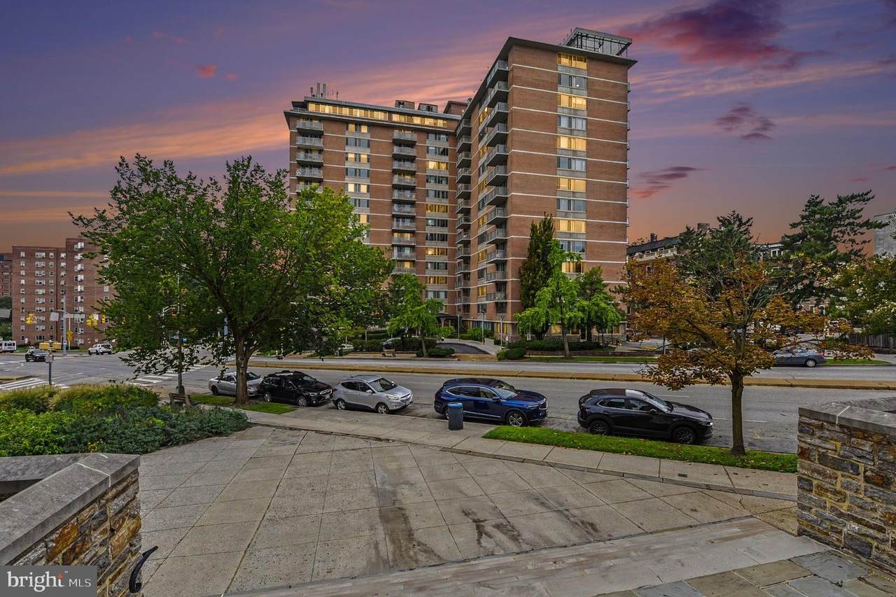 1 University Parkway - Photo 1