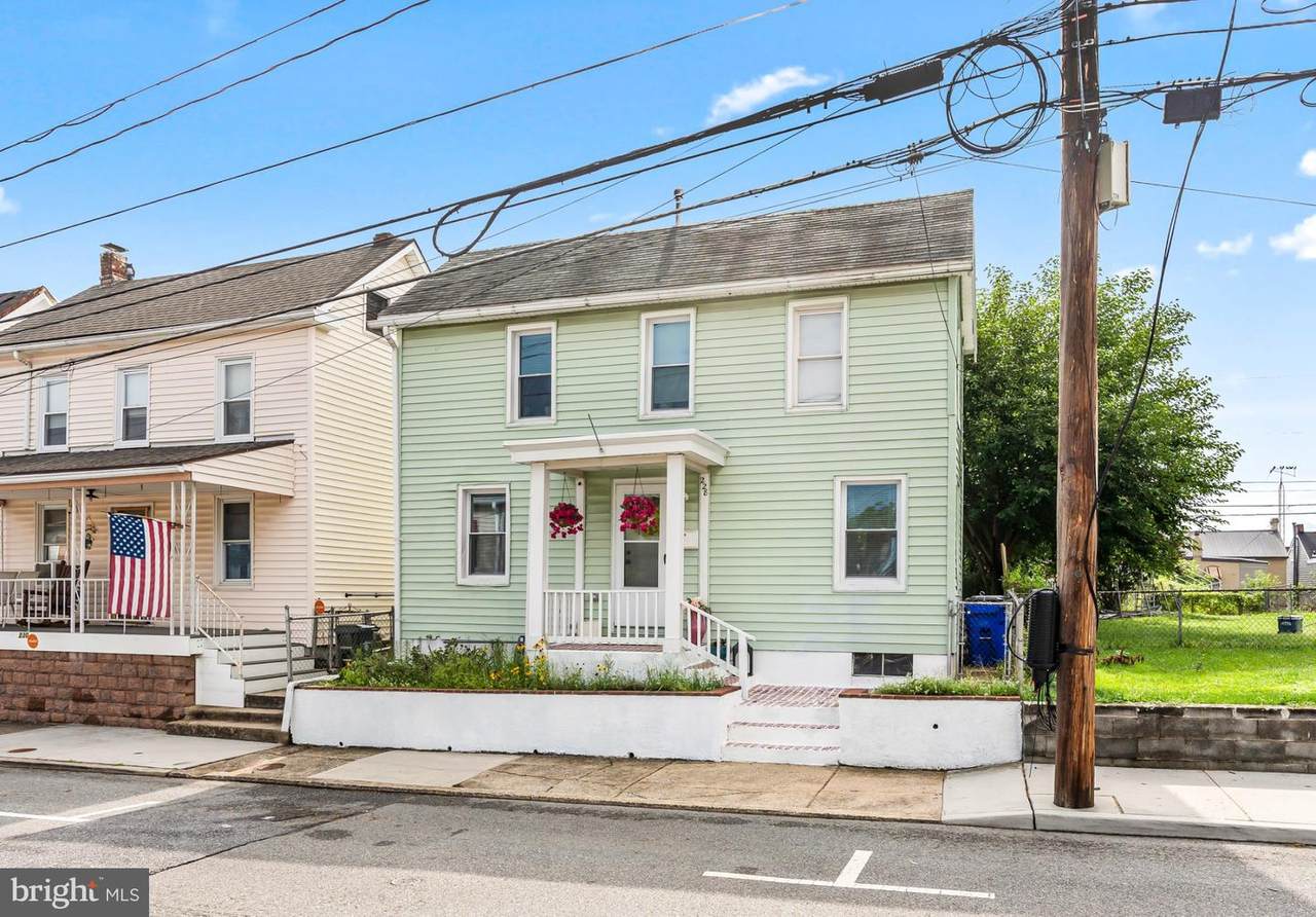 228 Winter Street - Photo 1