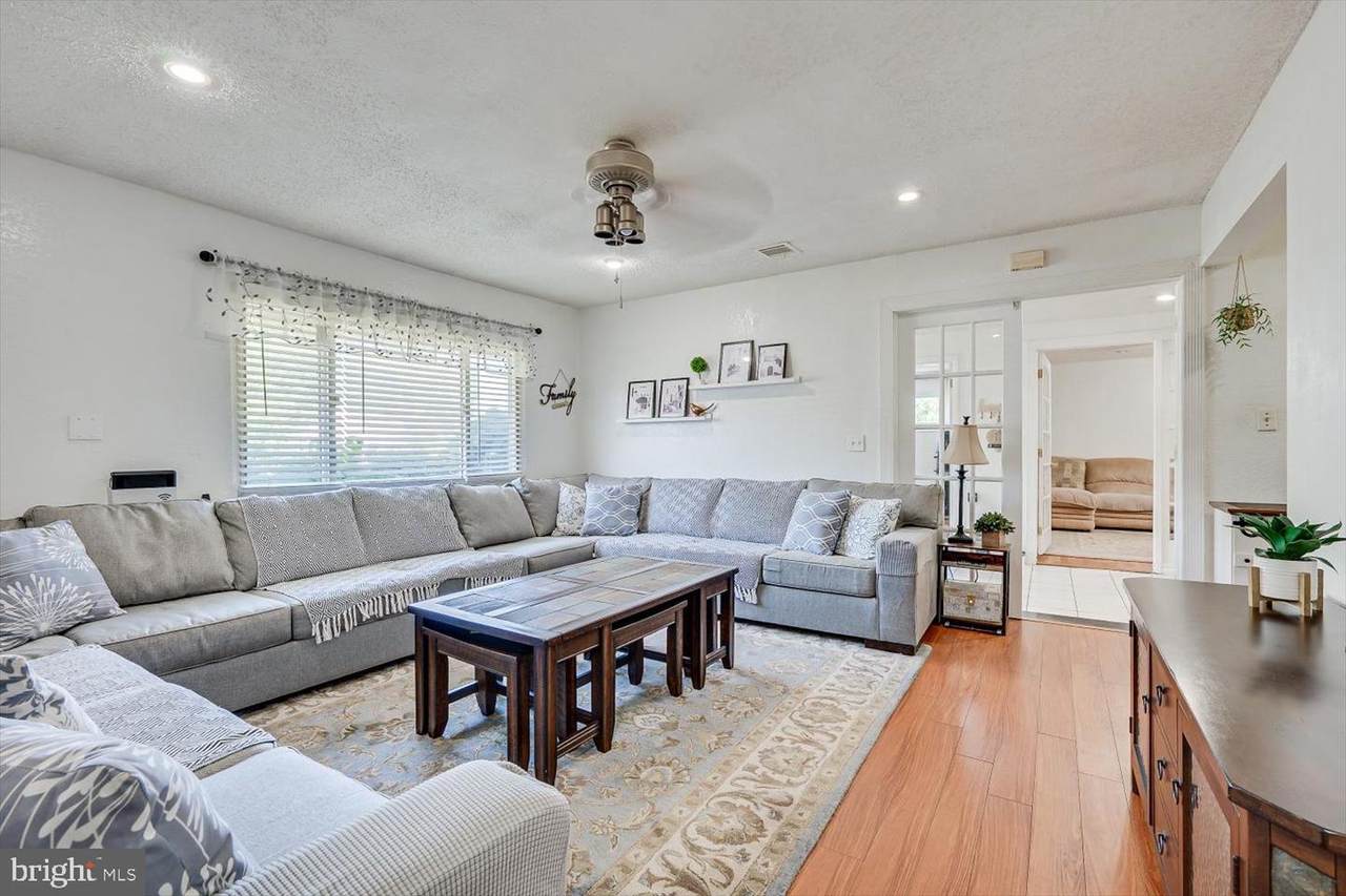 15 Markham Road - Photo 1