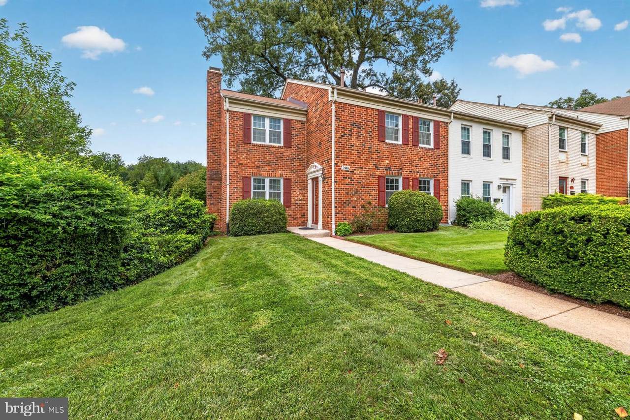 786 College Parkway - Photo 1