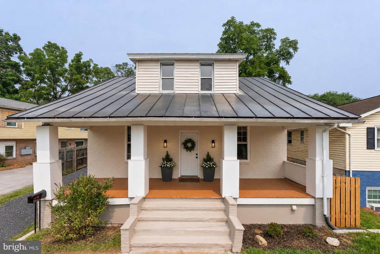 1101 Royal Avenue - Photo 1