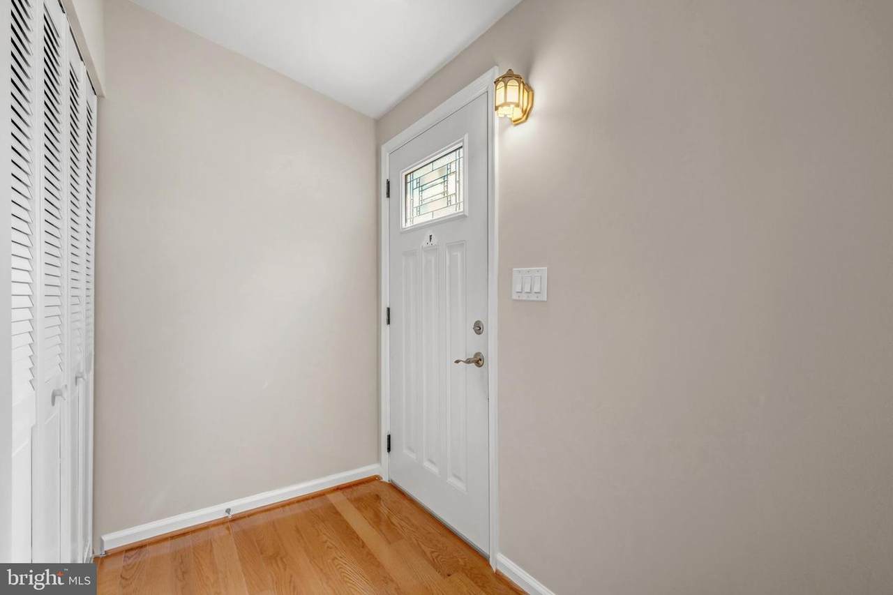 https://bt-photos.global.ssl.fastly.net/brightmls/1280_boomver_2_805294038456-2.jpg
