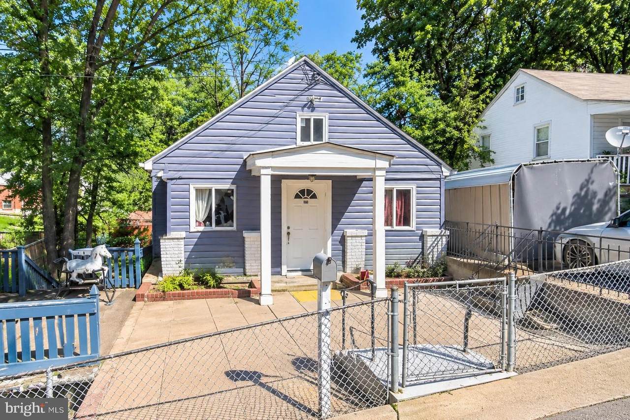 1113 Clovis Avenue - Photo 1