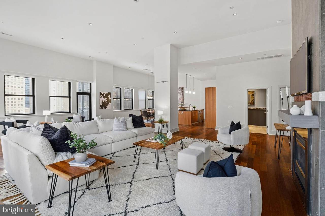 1515 Locust Street - Photo 1