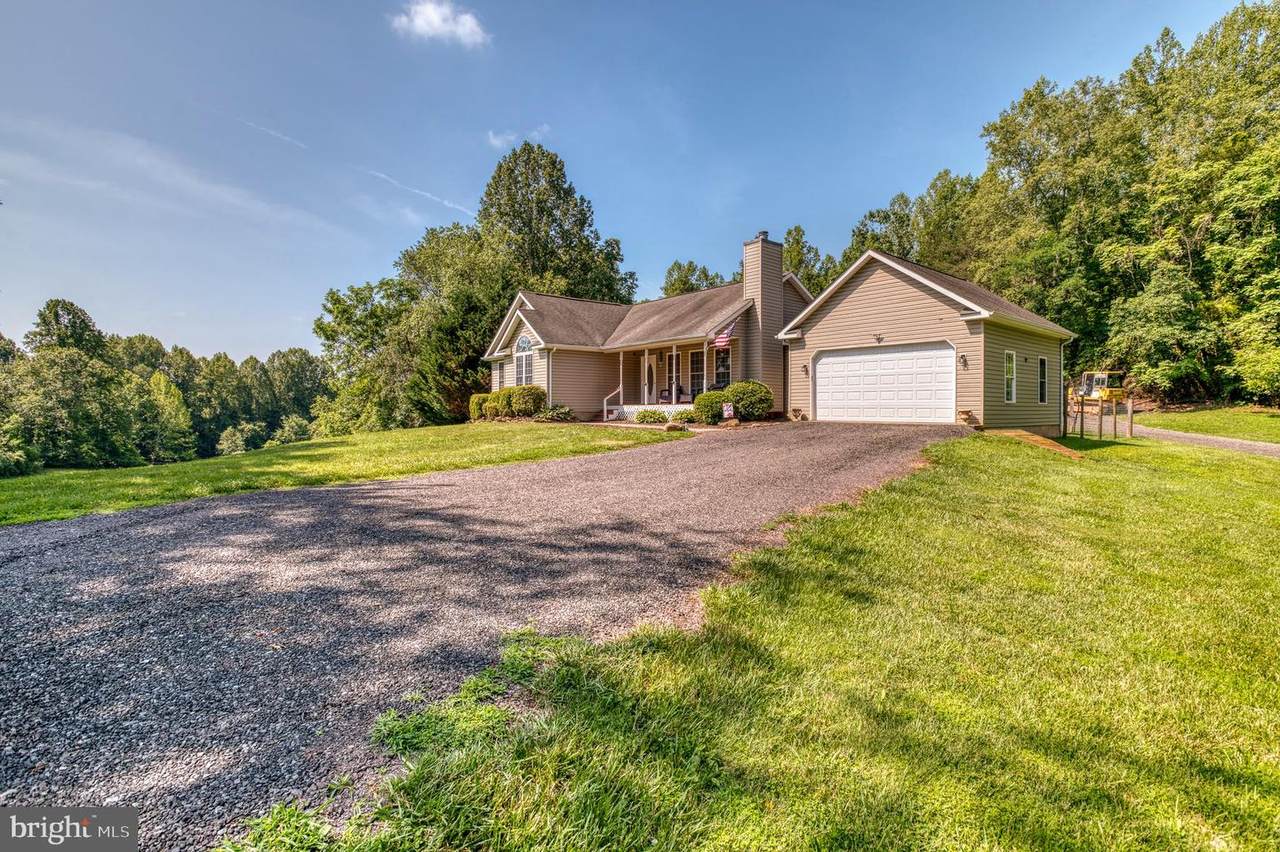 https://bt-photos.global.ssl.fastly.net/brightmls/1280_boomver_1_805296567024-2.jpg