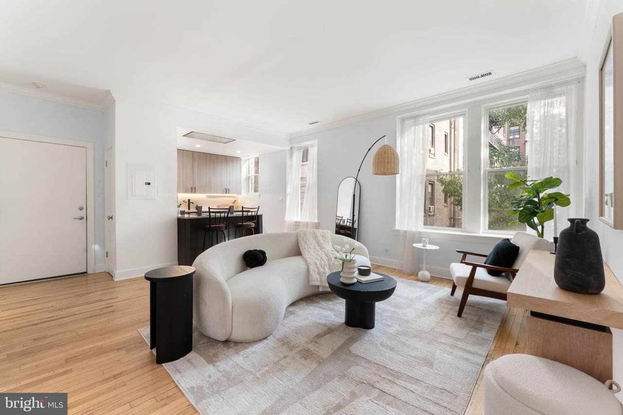 242 13TH Street - Photo 1