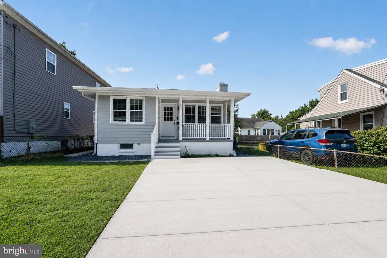 921 Central Street - Photo 1