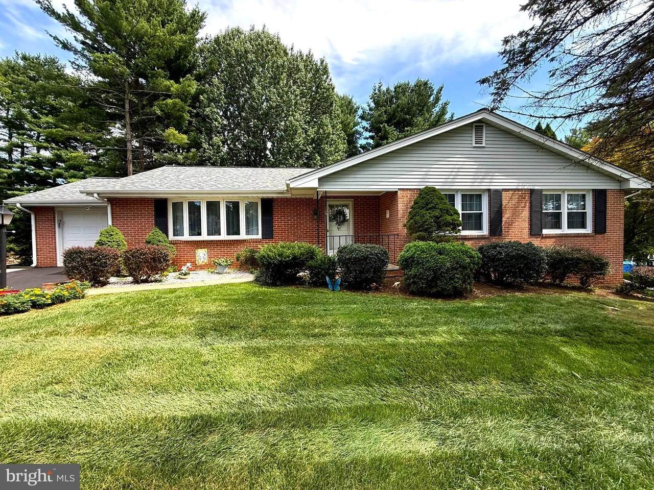 703 Fairfield Avenue - Photo 1
