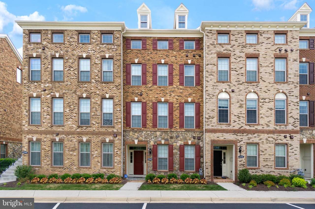 22503 Naugatuck Square - Photo 1
