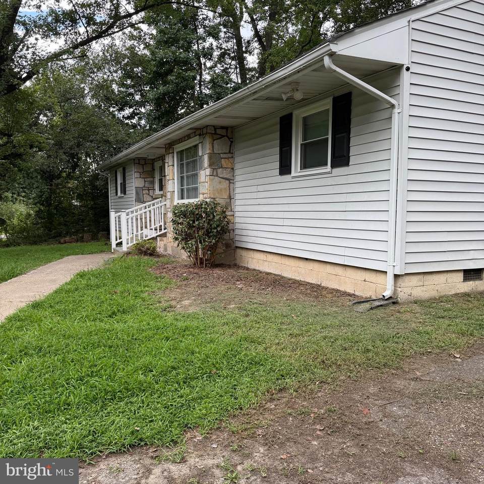205 Wilcox Street - Photo 1