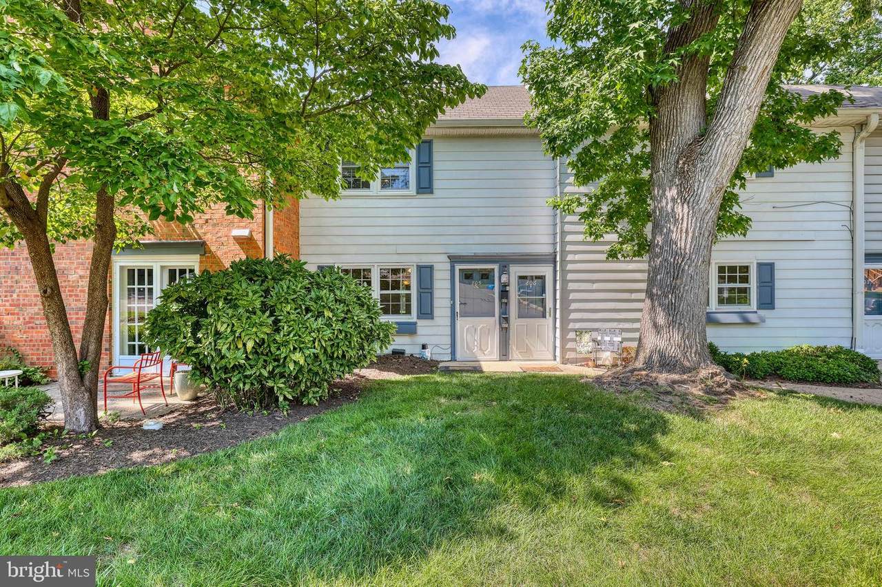 805 Yardley Commons - Photo 1