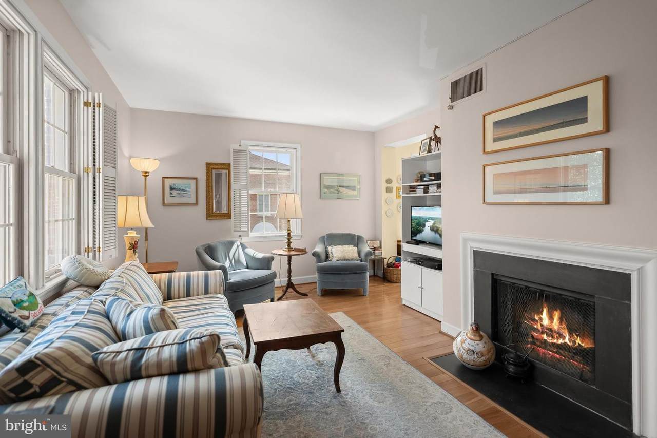 1211 Pitt Street - Photo 1