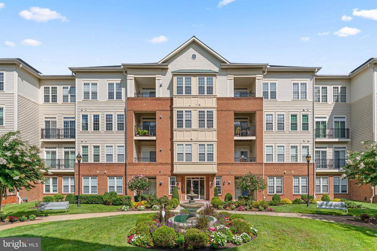 2530 Kensington Gardens - Photo 1