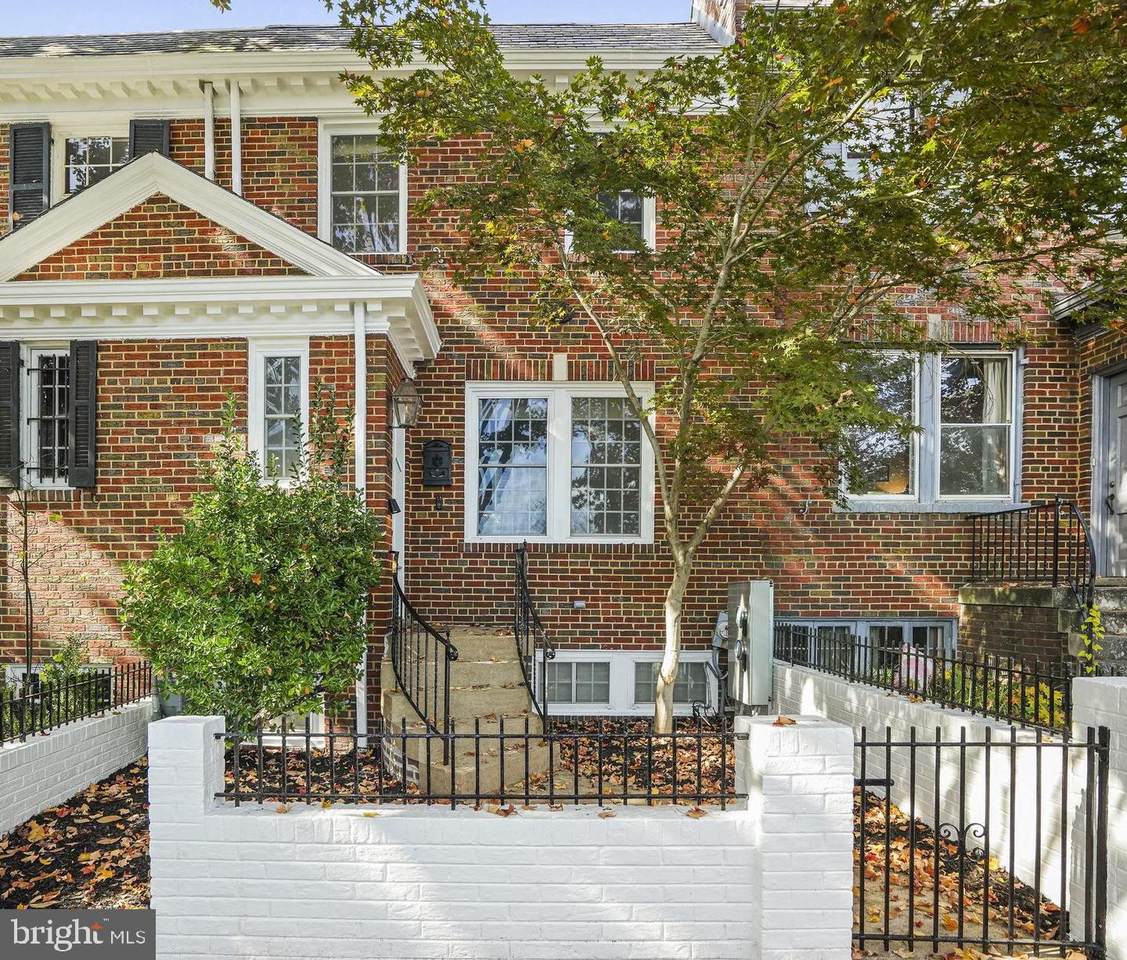 1920 35TH Street - Photo 1