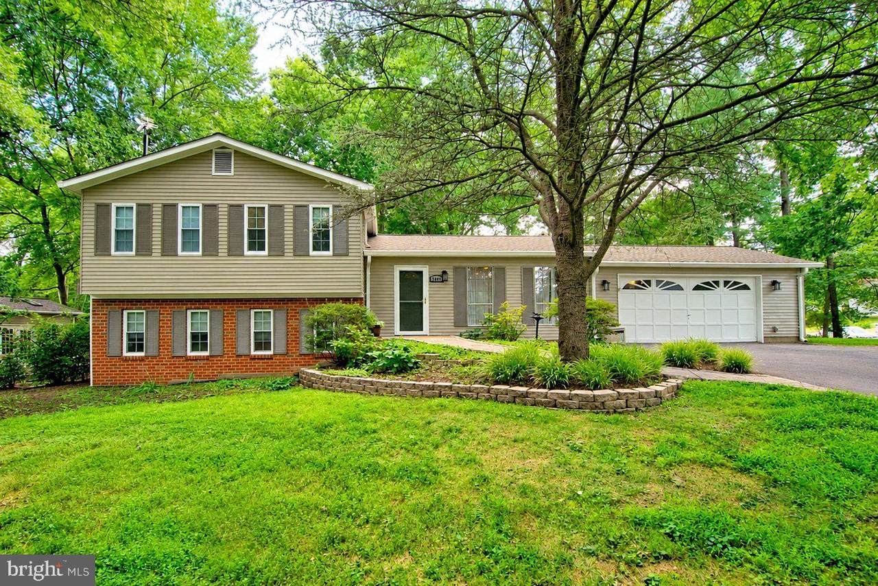 2405 Earlsgate Court - Photo 1