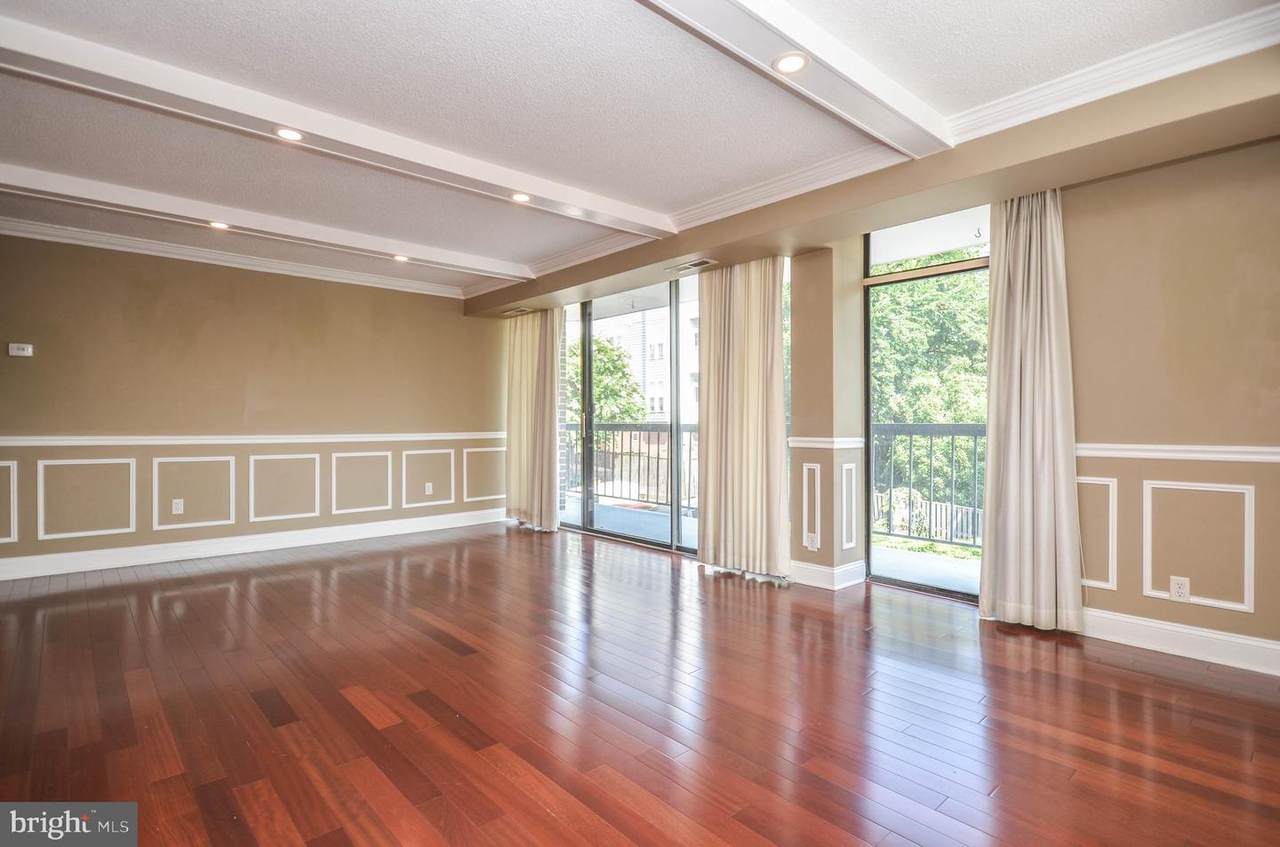 1401 Rhodes Street - Photo 1