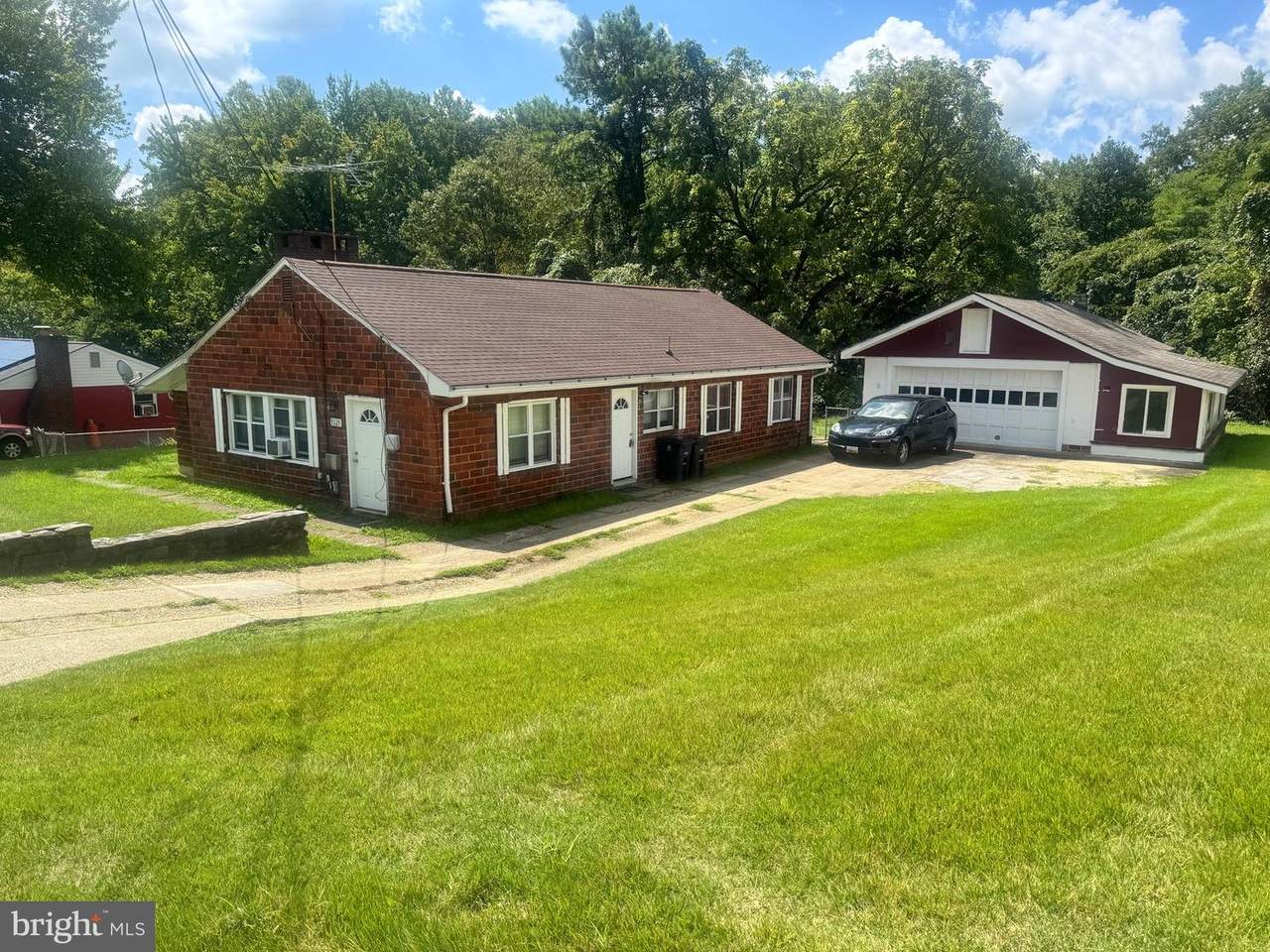 5115 Barnaby Road - Photo 1
