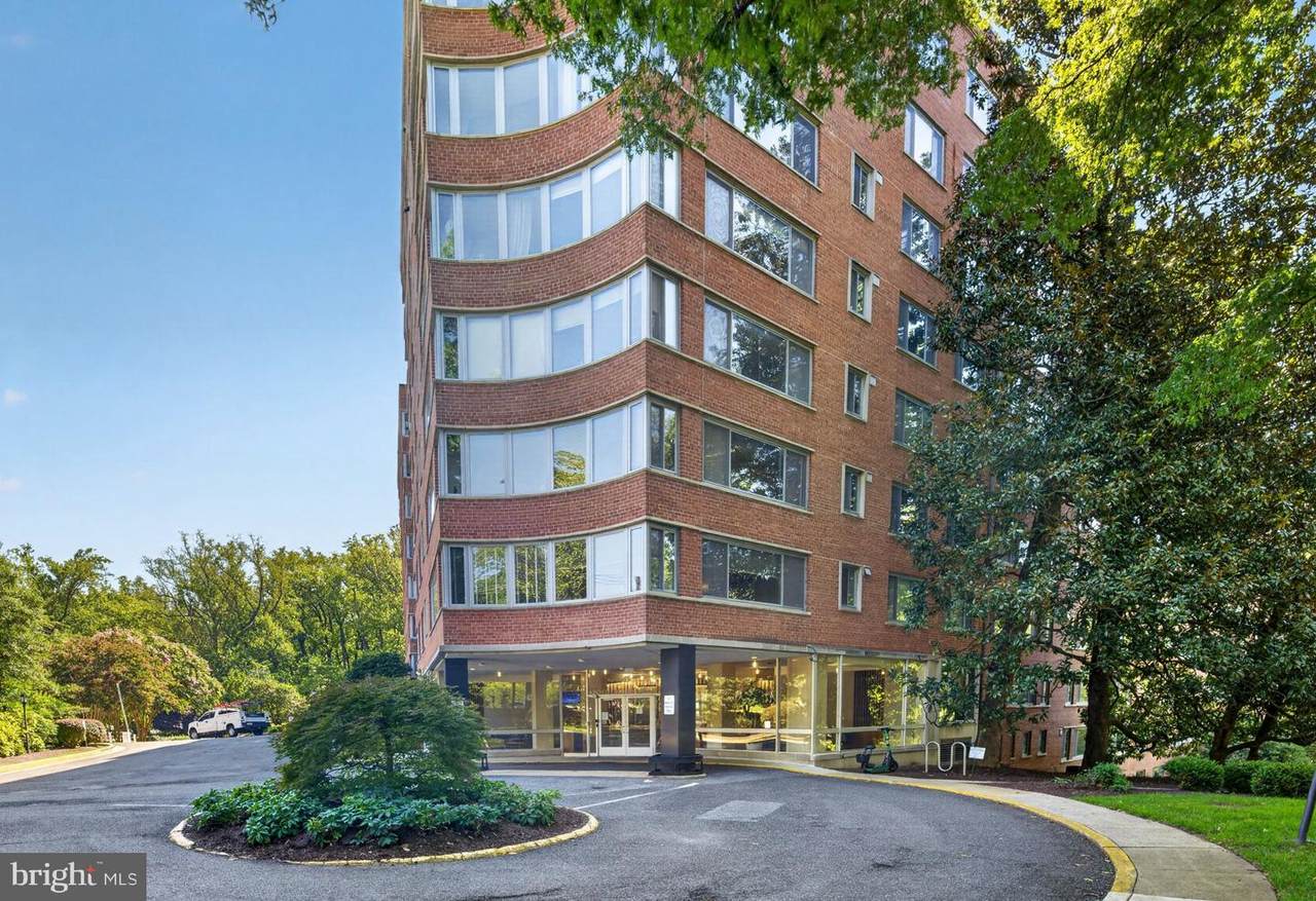 4200 Cathedral Avenue - Photo 1