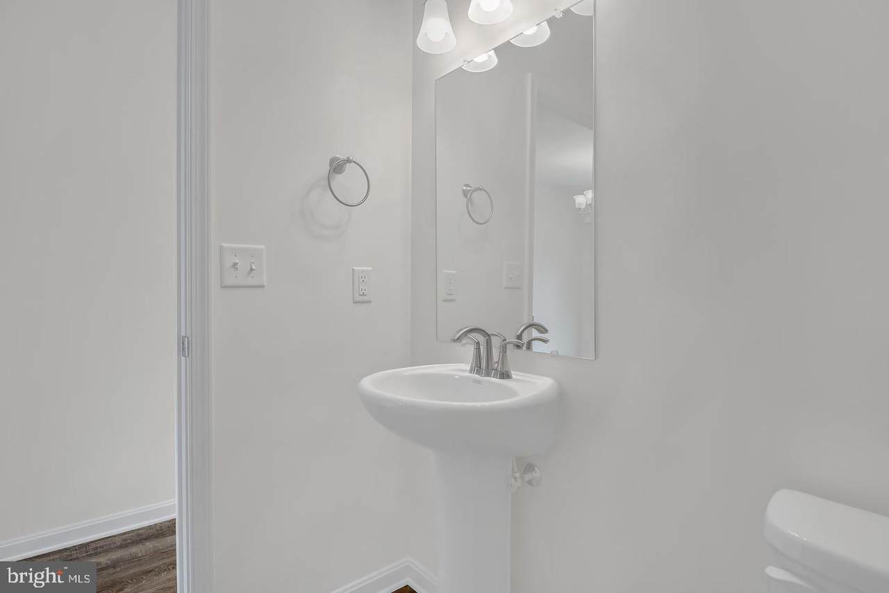 https://bt-photos.global.ssl.fastly.net/brightmls/1280_boomver_1_805305712286-2.jpg