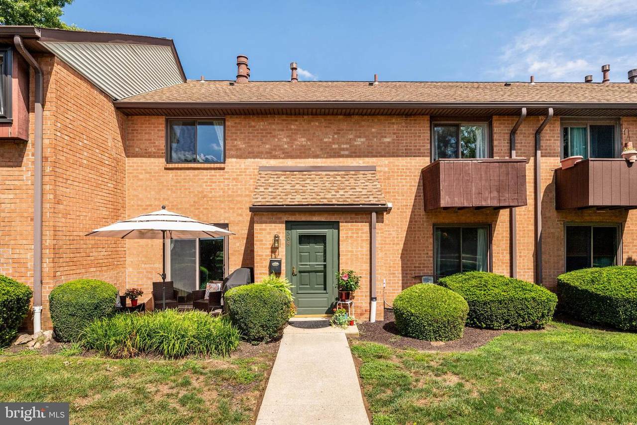 700 Ardmore Avenue - Photo 1